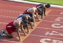 九游登录中心-_城市太空跑：在未来世界中飞跑_，太空城市,太美了