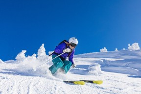 九游下载中心-【比赛策略】如何平衡攻防，实现胜利最大化？，史上最佳攻防平衡足球阵容