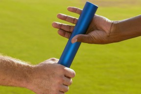 九游游戏中心-关键球员：张伟全场砍下30+，成为比赛最大亮点！，张伟打球